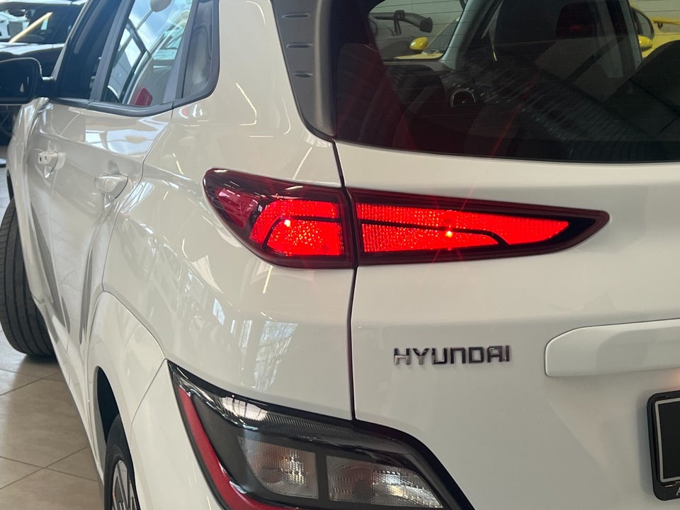 Hyundai Kona 39 EV Essential 5d