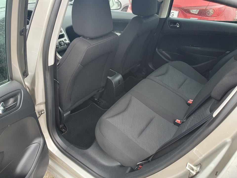 Peugeot 308 1,6 VTi 120 Access 5d