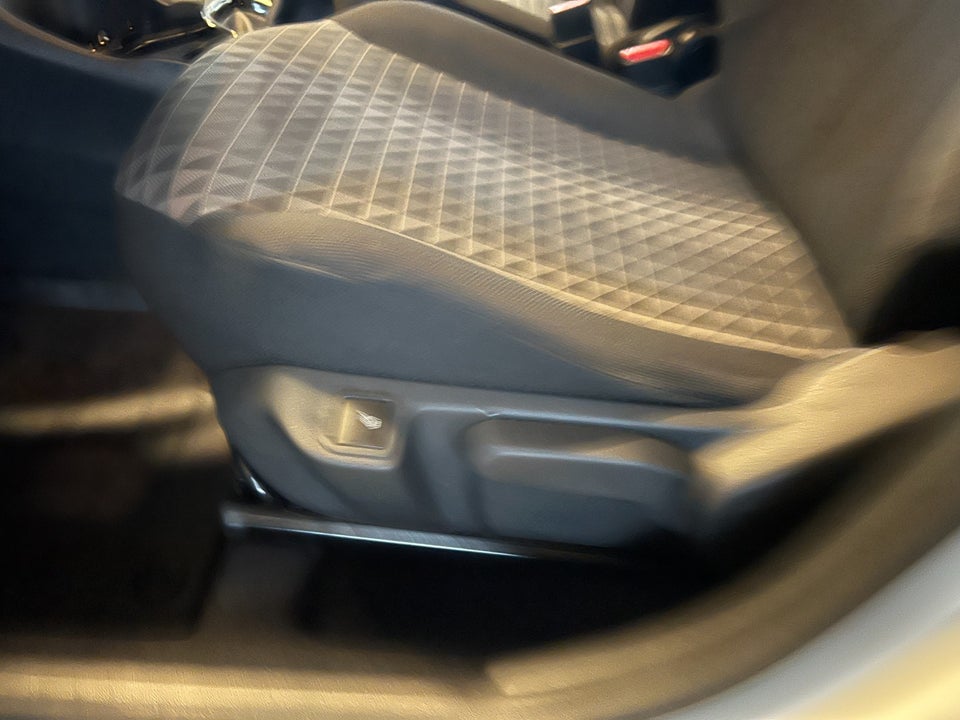 Peugeot 108 1,0 e-VTi 72 Infinity 5d