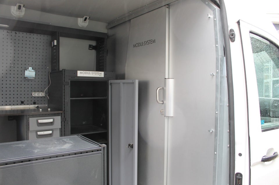 VW Crafter 35 2,0 TDi 140 Kassevogn L3H2 aut.