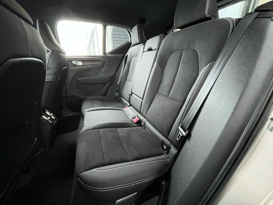 Volvo XC40 ReCharge Extended Range Plus 5d