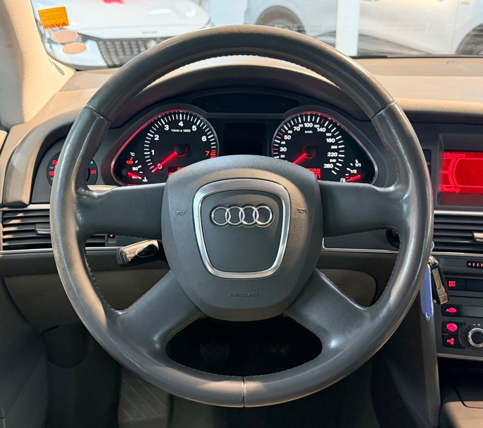 Audi A6 2,4 V6 4d
