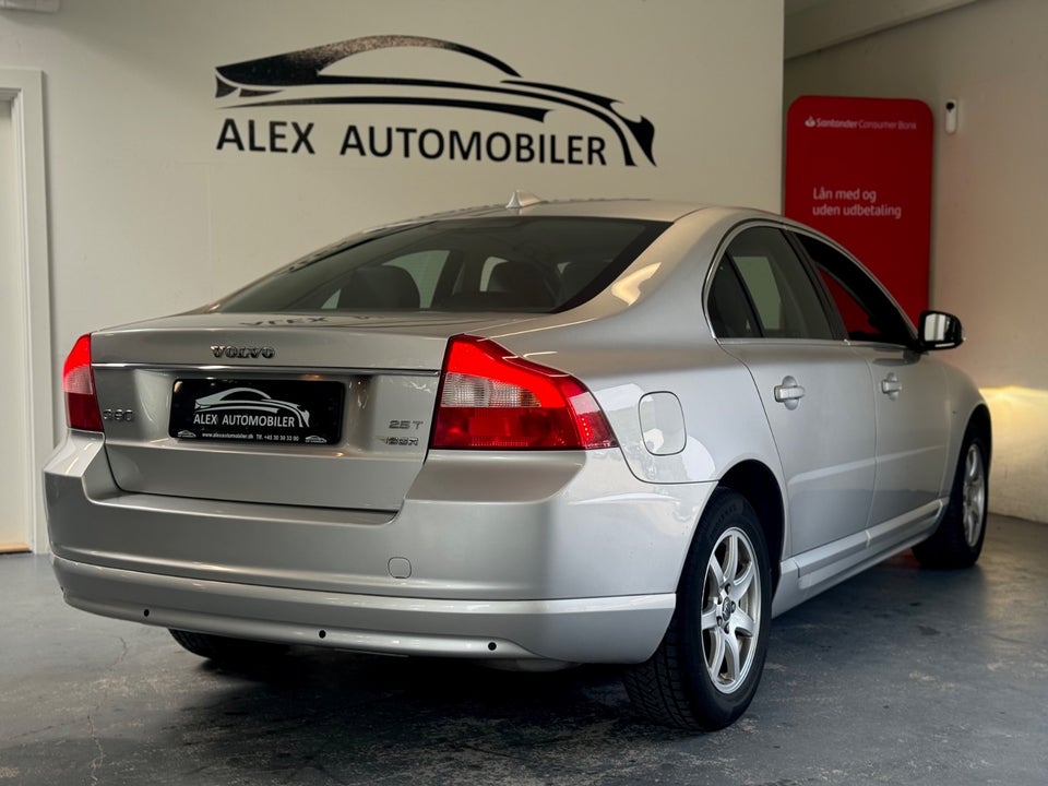 Volvo S80 2,5 T Summum aut. 4d