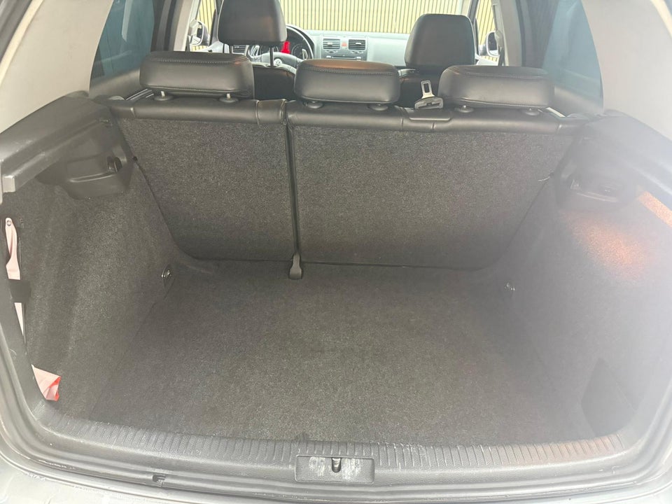 VW Golf V 2,0 TDi 140 Comfortline DSG 5d