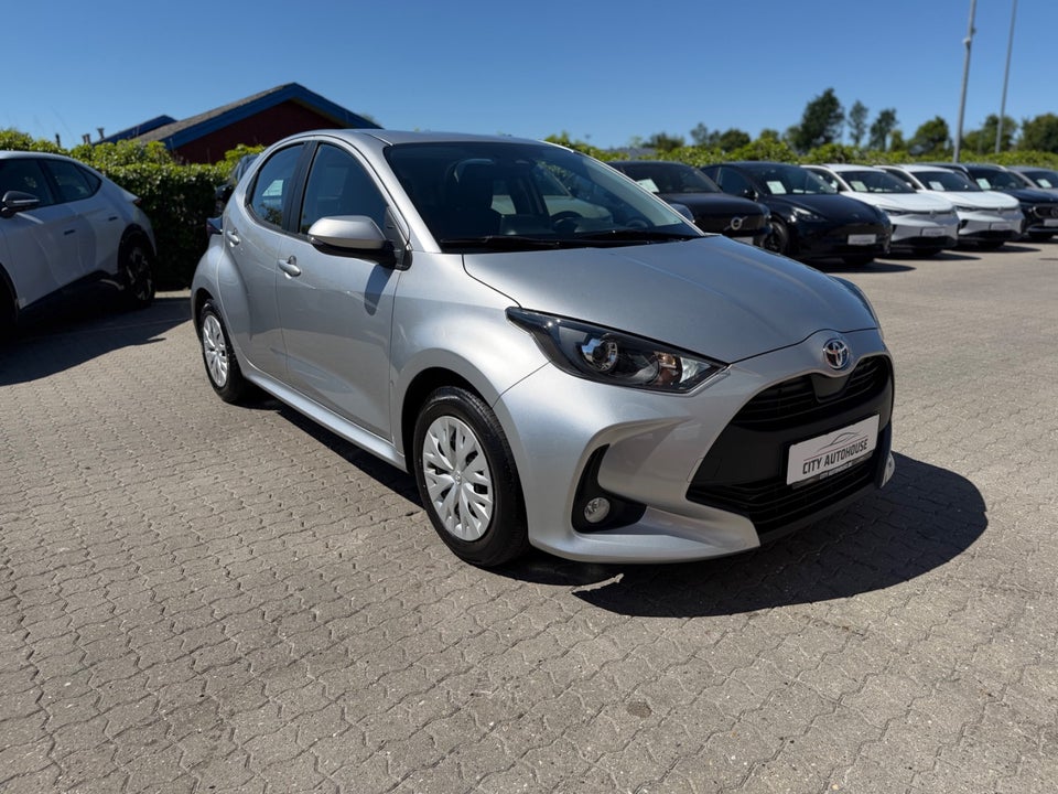 Toyota Yaris 1,5 Hybrid H3 e-CVT 5d
