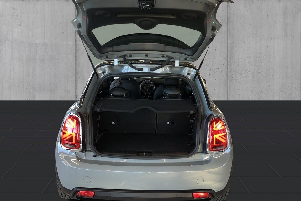 MINI Cooper SE Essential 3d