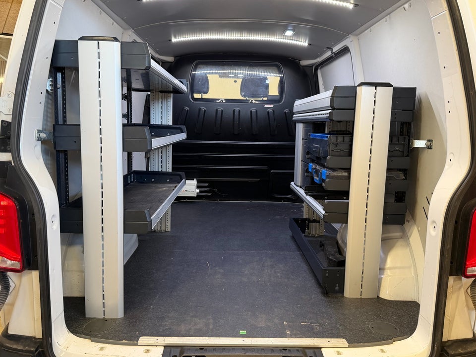 VW Transporter 2,0 TDi 150 Kassevogn DSG kort
