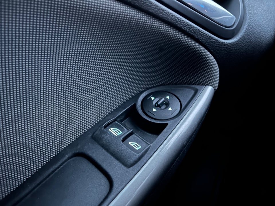 Ford Focus 1,6 Ti-VCT 125 Titanium aut. 5d