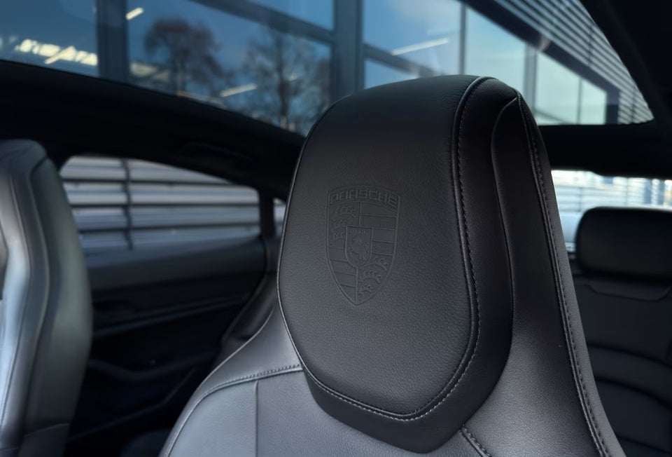 Porsche Taycan Performance+ 4d