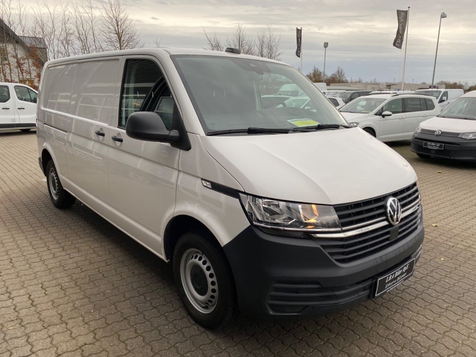 VW Transporter 2,0 TDi 110 Kassevogn lang