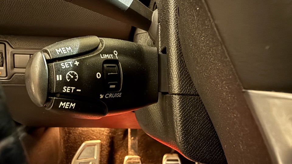 Peugeot 308 1,2 e-THP 130 Allure Sky 5d