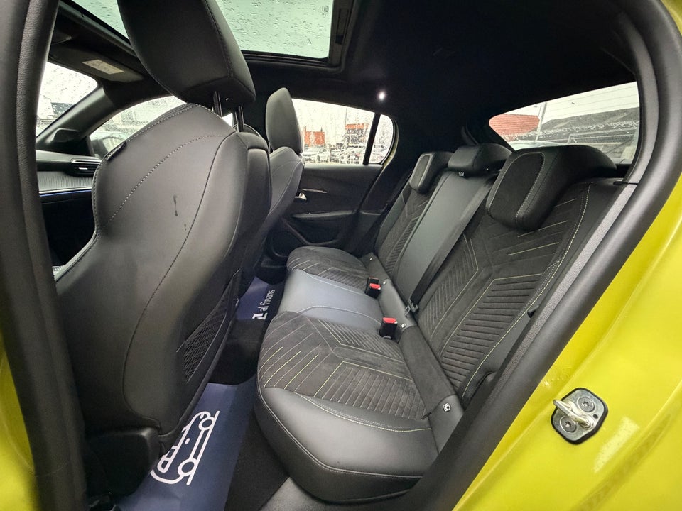 Peugeot e-208 54 GT 5d