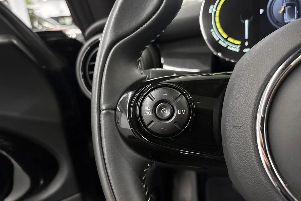 MINI Cooper SE Maximise 3d