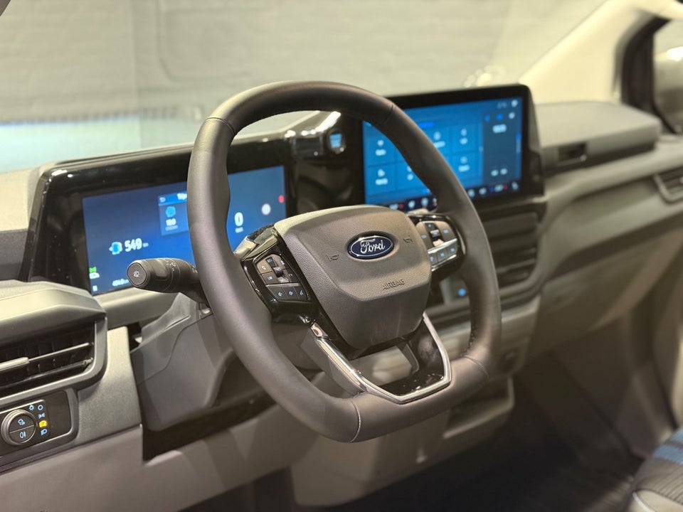 Ford Transit Custom 320L 2,0 EcoBlue Sport aut.