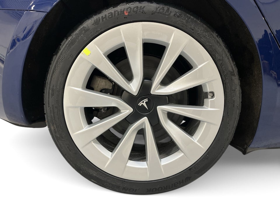 Tesla Model 3 Long Range AWD 4d