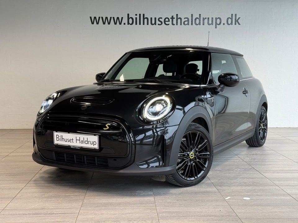 MINI Cooper SE Essential 3d