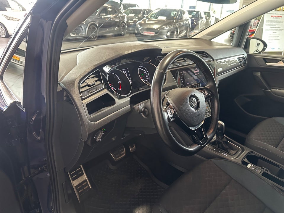 VW Touran 2,0 TDi 150 IQ.Drive DSG Van 5d