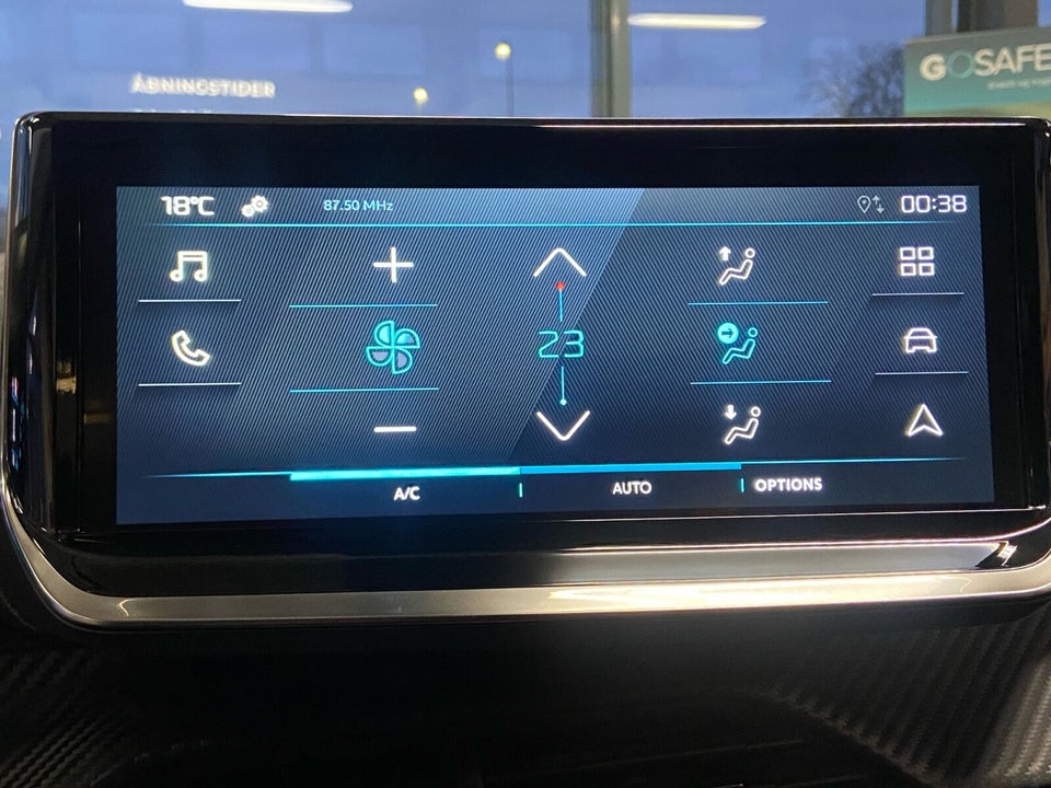 Peugeot e-208 50 Style 5d