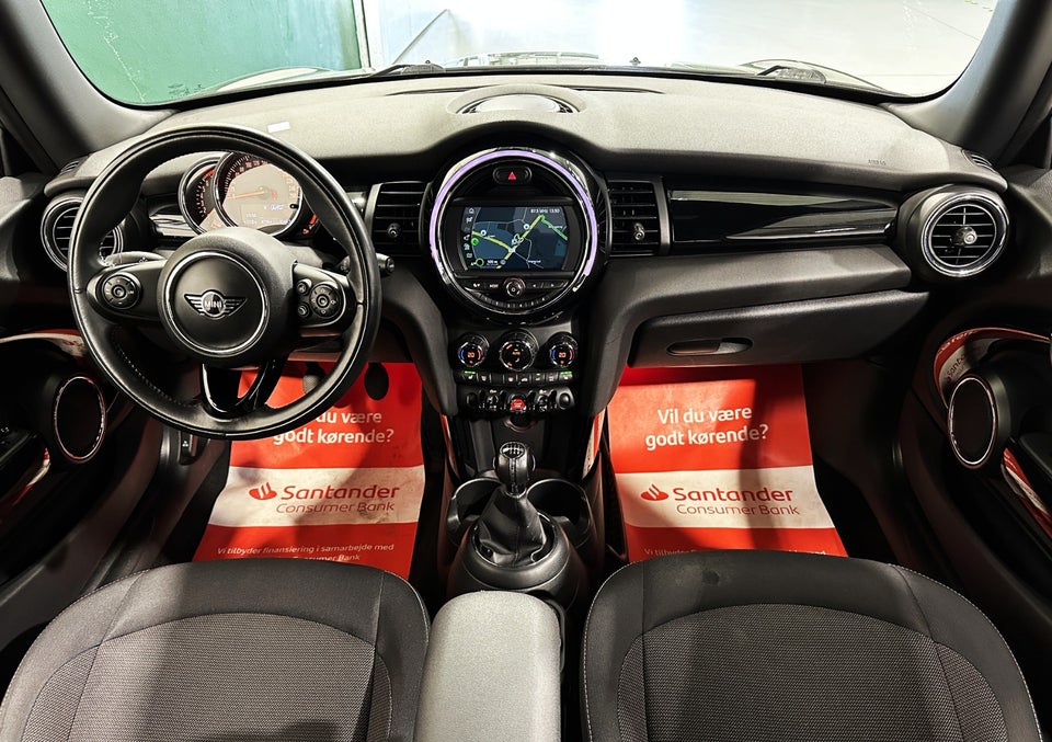 MINI Cooper 1,5 Connected Edition 3d