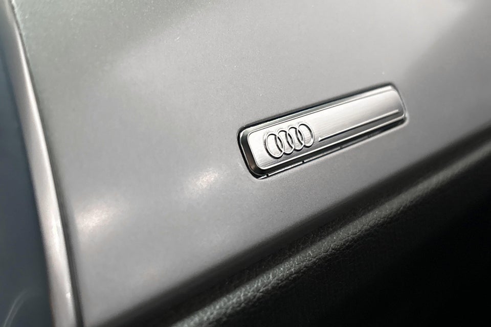 Audi Q3 45 TFSi e Attitude plus S-tr. 5d