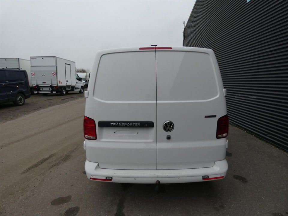 VW Transporter 2,0 TDi 150 Kassevogn DSG 4Motion kort