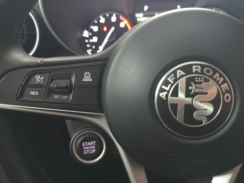 Alfa Romeo Giulia 2,0 T 200 Super aut. 4d