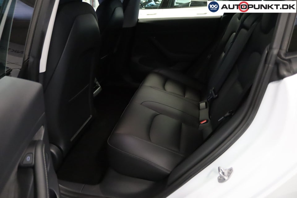 Tesla Model 3 Long Range AWD 4d