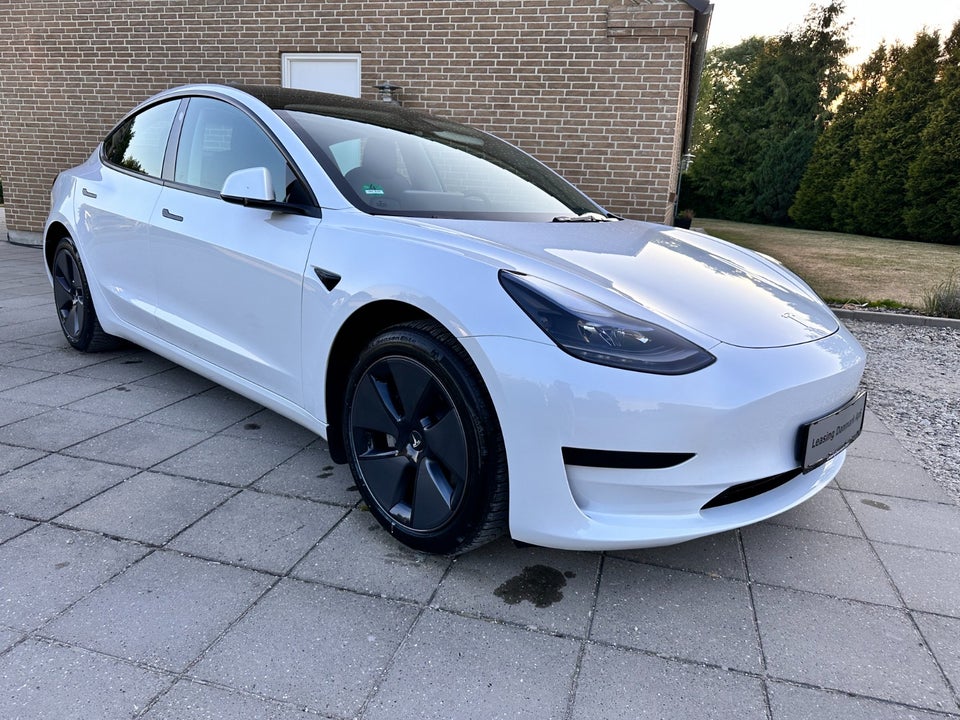 Tesla Model 3 Long Range AWD 4d
