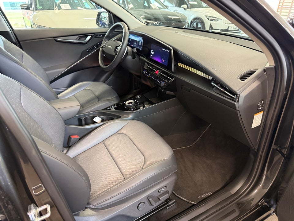 Kia Niro 64 EV Upgrade 5d