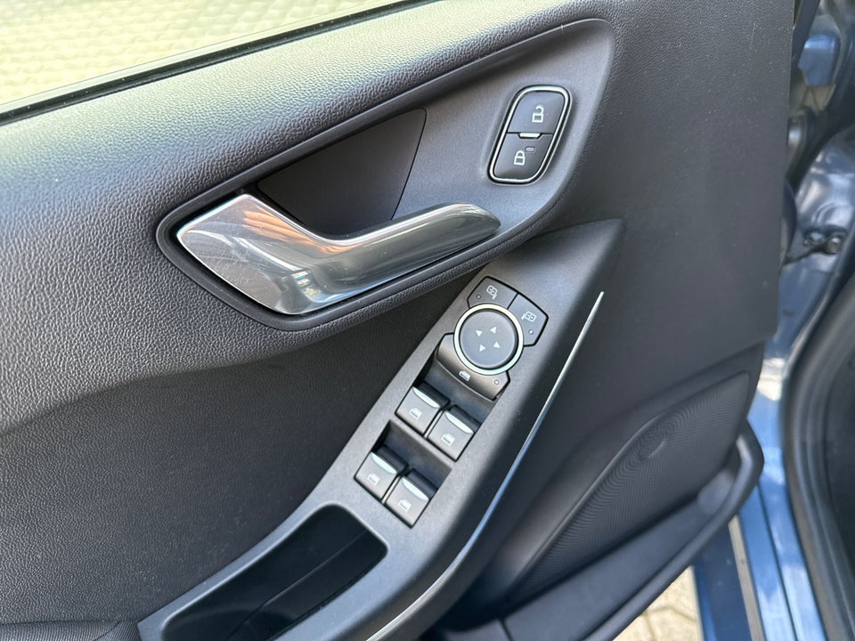 Ford Fiesta 1,0 EcoBoost mHEV Titanium 5d