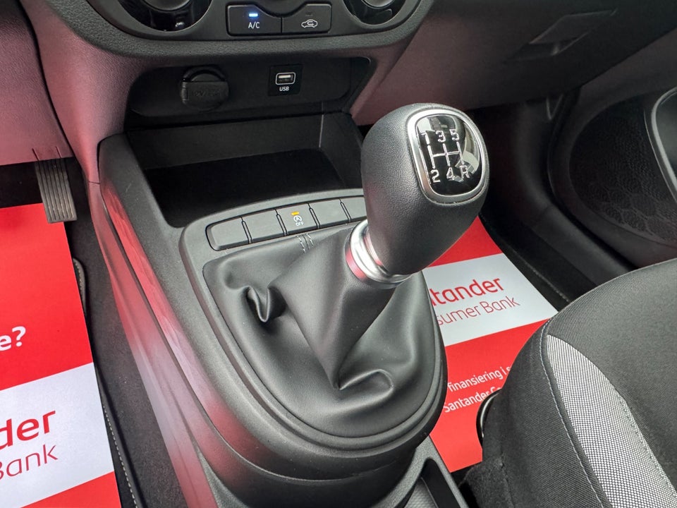 Hyundai i10 1,0 MPi Essential 5d