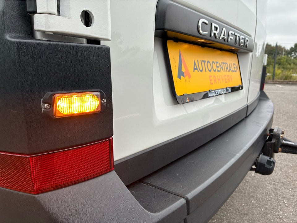 VW Crafter 35 2,0 TDi 177 Kassevogn L3H3 aut.