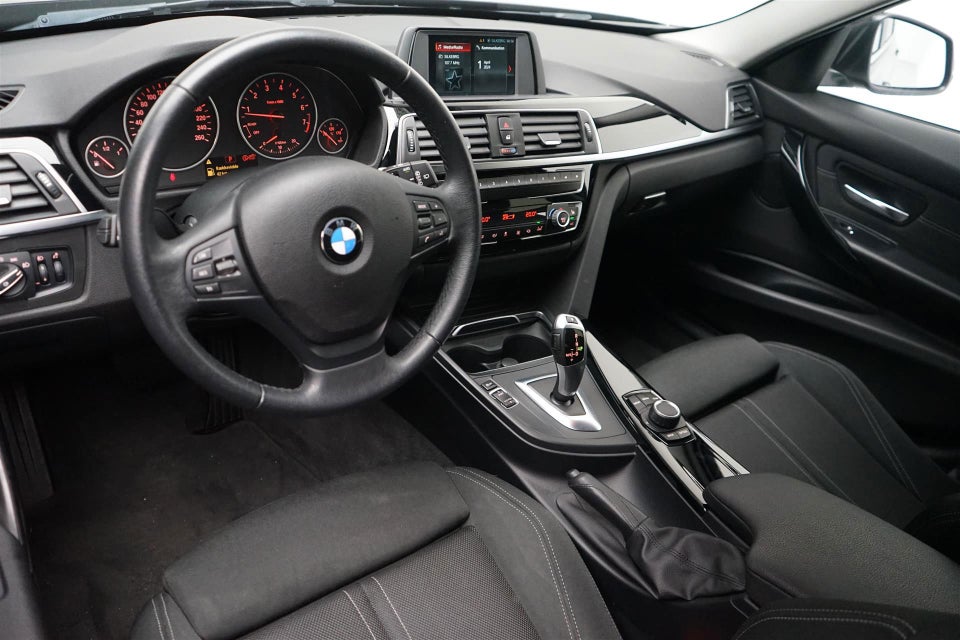 BMW 320i 2,0 Touring Executive aut. 5d