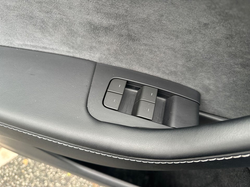 Tesla Model Y RWD 5d