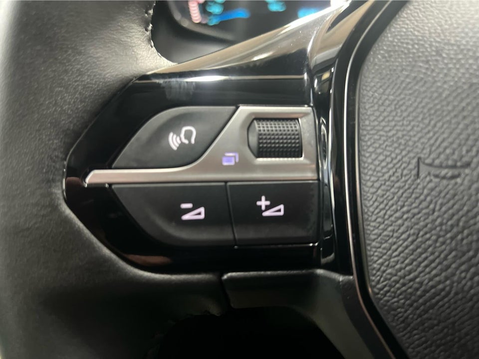 Peugeot e-208 54 Style 5d