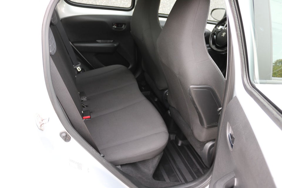 Peugeot 108 1,0 e-VTi 72 Infinity 5d