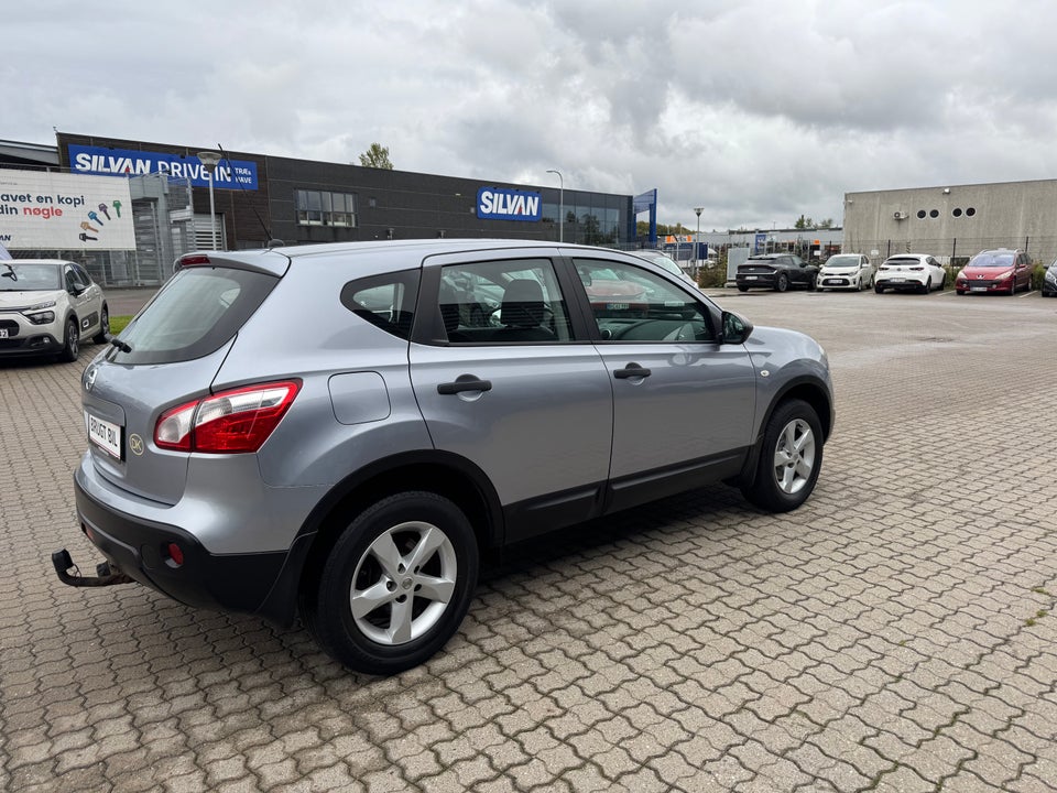 Nissan Qashqai 1,6 Visia 5d