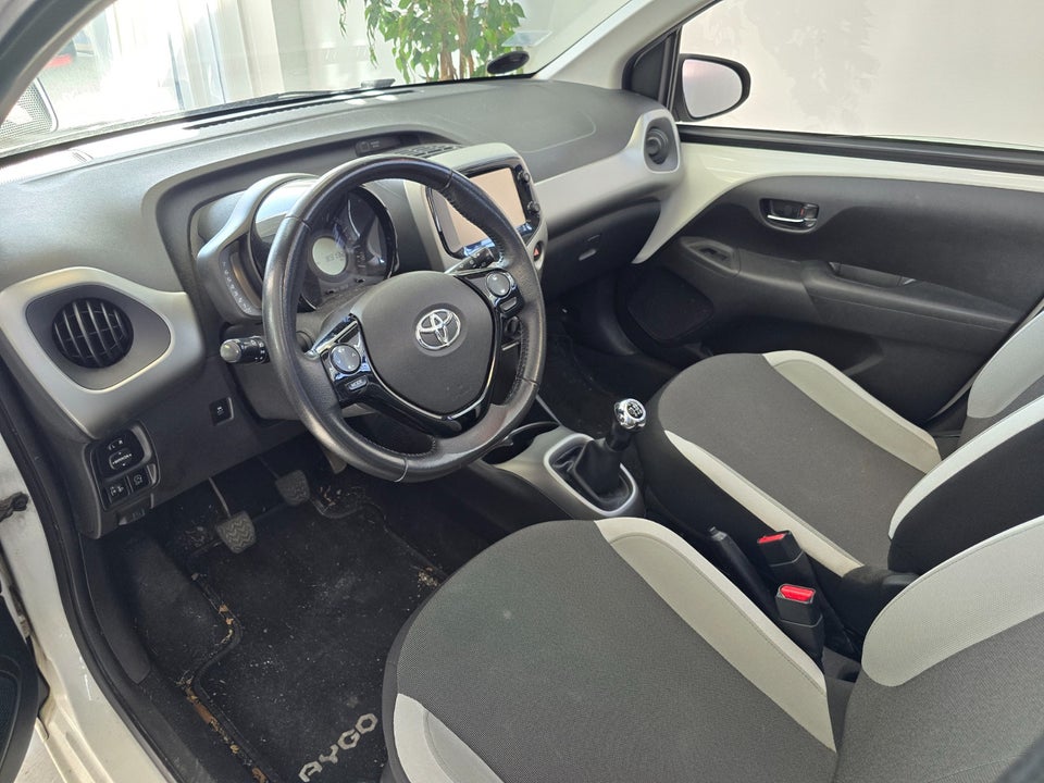 Toyota Aygo 1,0 VVT-i x-sky 5d