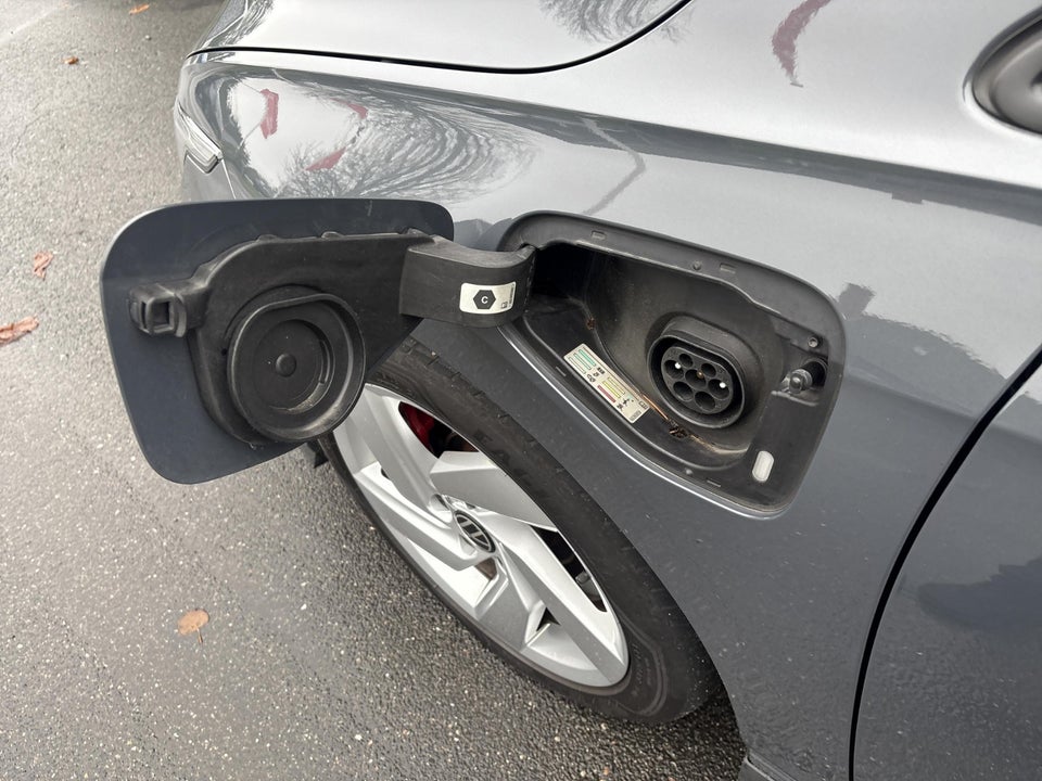 VW Golf VIII 1,4 GTE DSG 5d