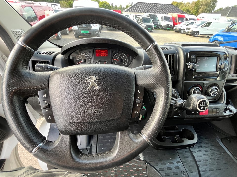 Peugeot Boxer 435 2,2 BlueHDi 165 L3H2 Premium