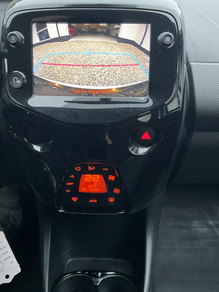 Citroën C1 1,0 VTi Shine 5d