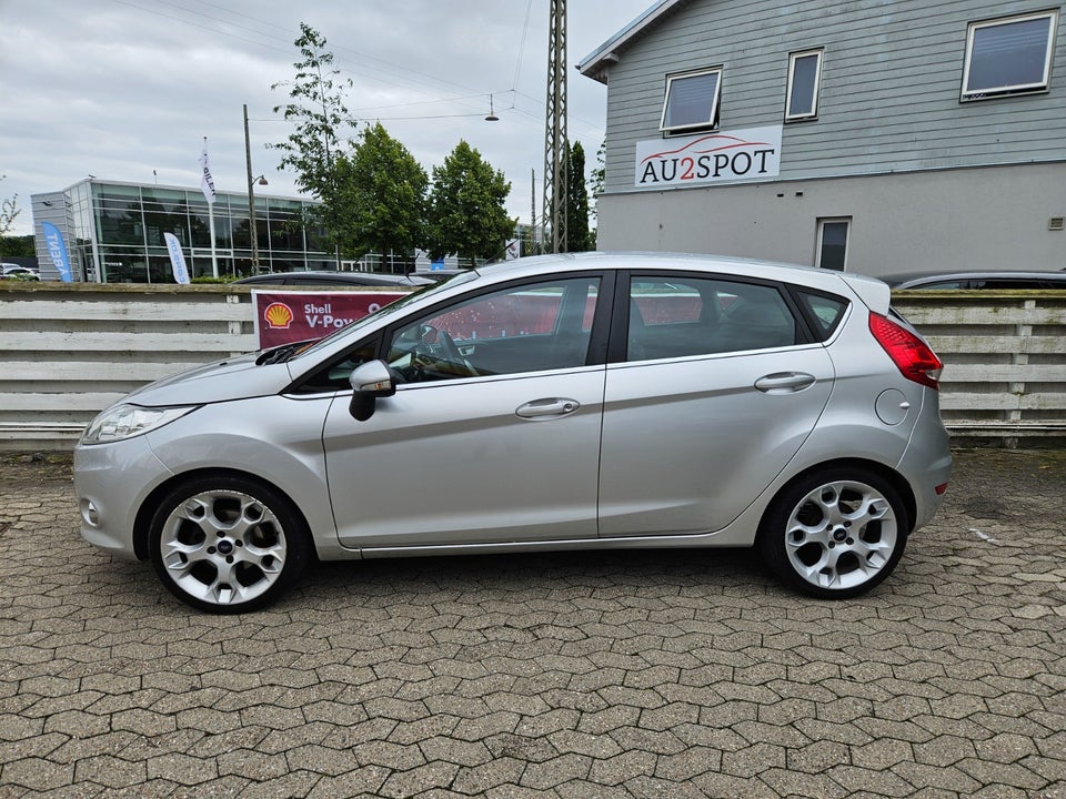 Ford Fiesta 1,4 Titanium aut. 5d