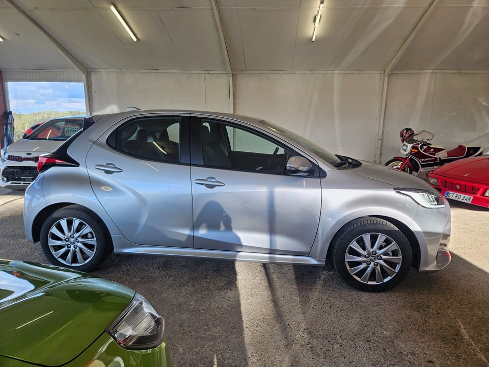 Toyota Yaris 1,5 Hybrid Active Tech+ e-CVT 5d
