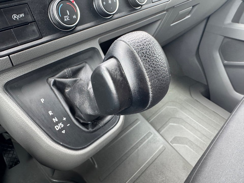 VW Crafter 35 2,0 TDi 140 Kassevogn L3H3 aut.