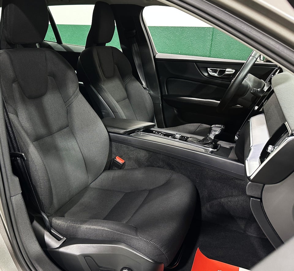 Volvo V60 2,0 D4 190 Momentum aut. 5d