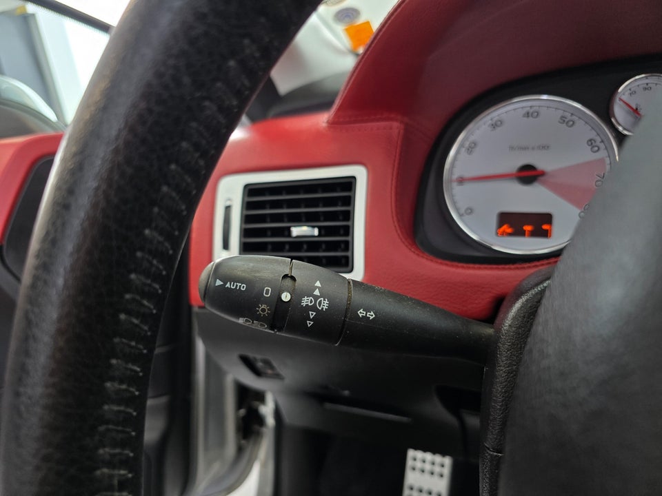 Peugeot 307 2,0 16V CC 2d