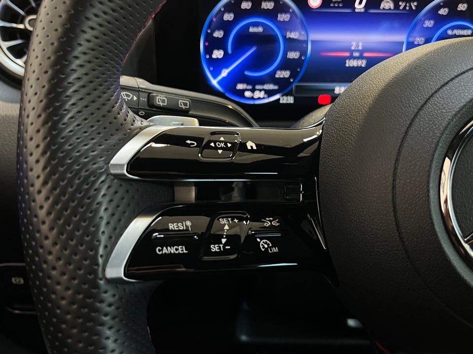 Mercedes EQA300 AMG Line 4Matic 5d