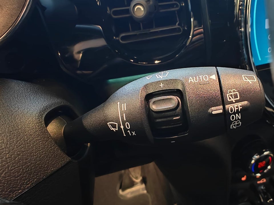 MINI Cooper SE Essential 3d