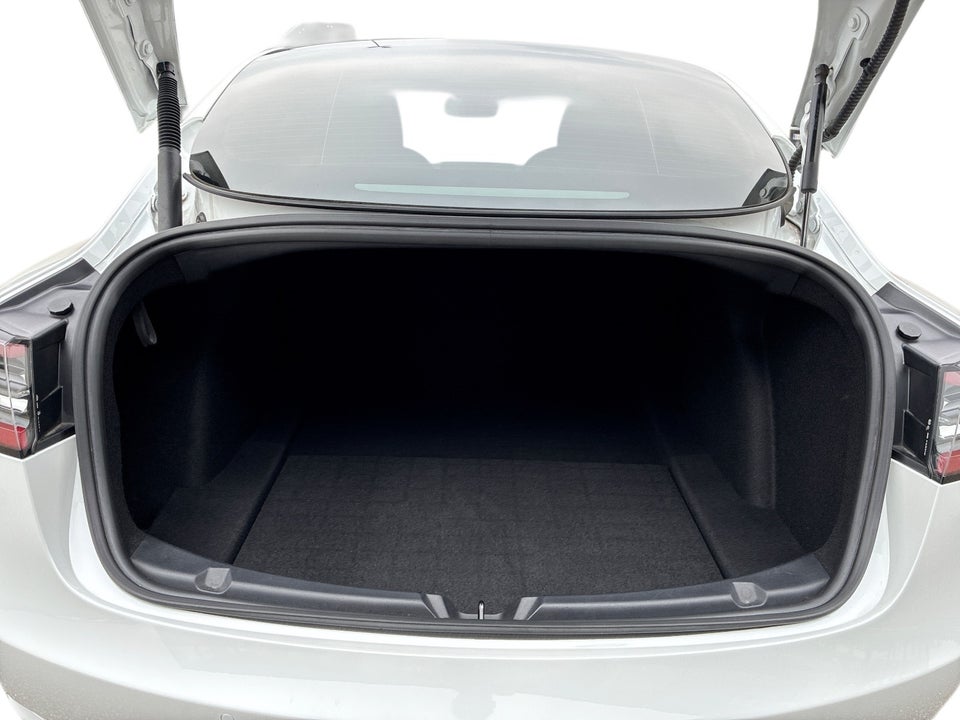 Tesla Model 3 Standard Range+ RWD 4d