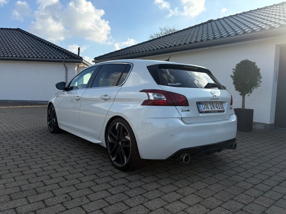 Peugeot 308 1,6 e-THP 270 GTi Performance 5d